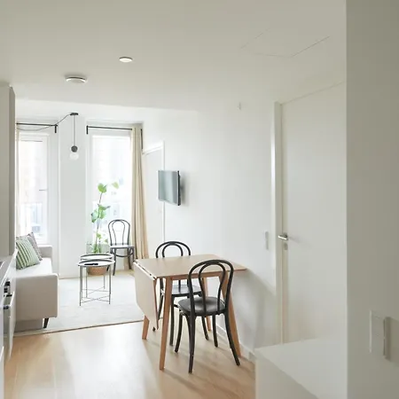 Cool-cozy-modern-free Parking 아파트 *